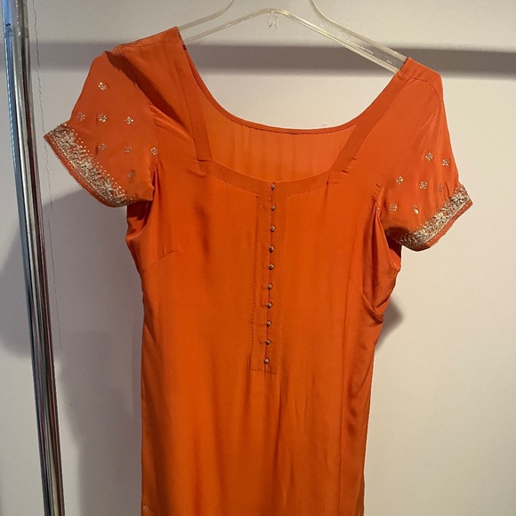Women’s Indian 3 Piece Orange with Gold Silk Sequin Top & Pants w Matching Wrap- - Picture 2 of 9